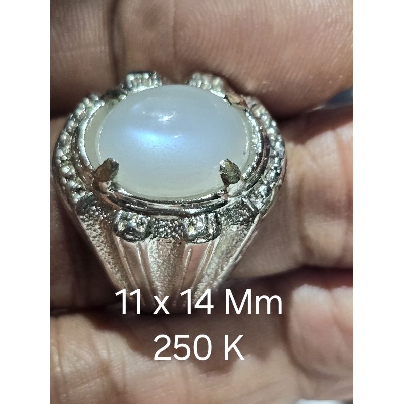 Natural Moonstone / Biduri Bulan