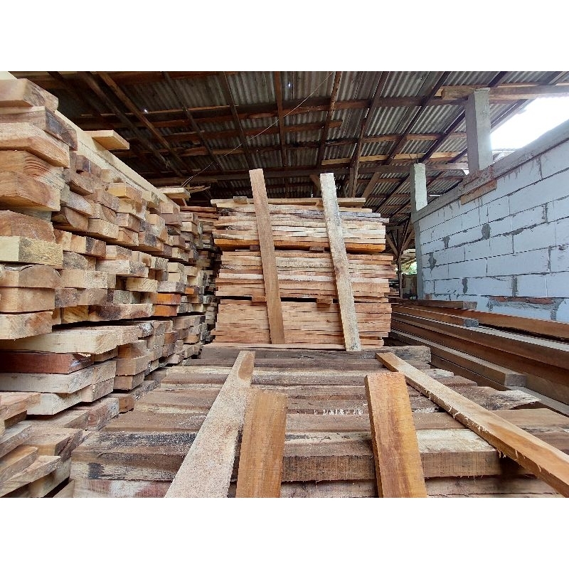 Papan kayu sengon/Kayu Pallet