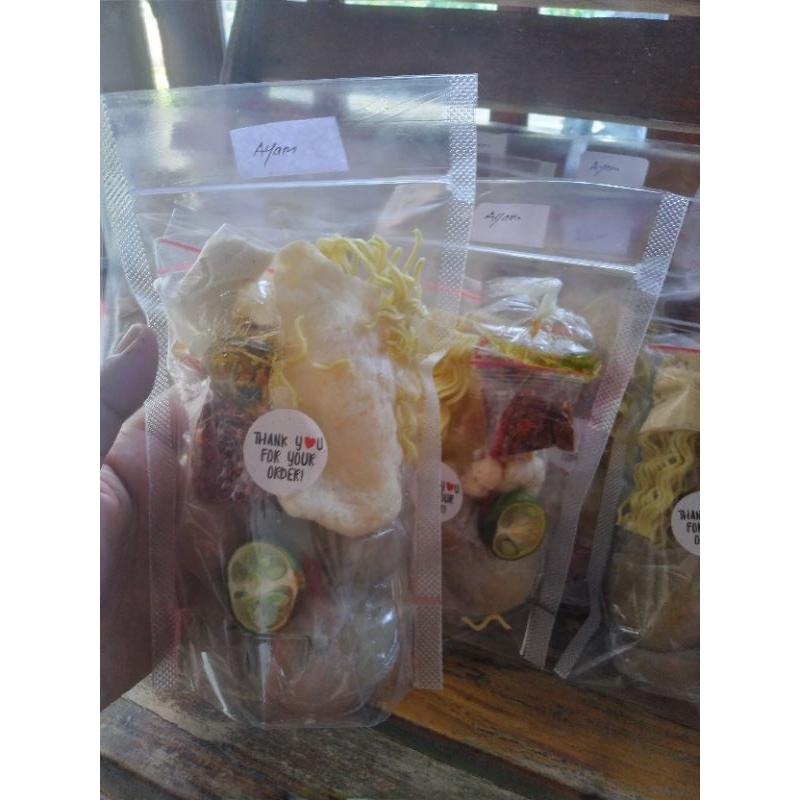 

Paket Baso Aci Ayam Suwir Mercon (6 pcs isian yamwir mercon) Firda Meals