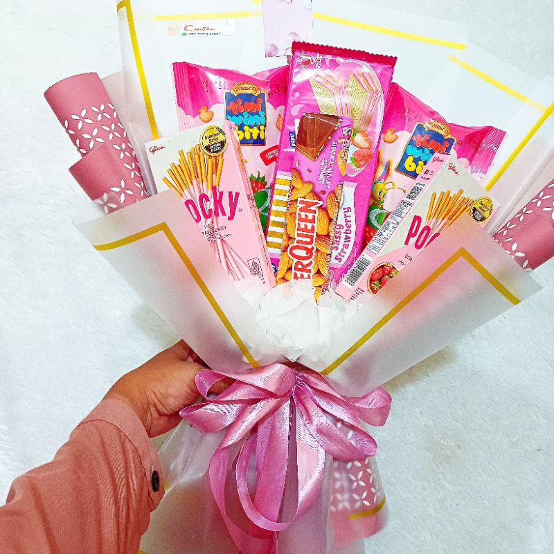 

Buket Jajan Snack Ukuran Jumbo Pink Silverqueen Coklat Pocky Wisuda Birthday thecantika cantika