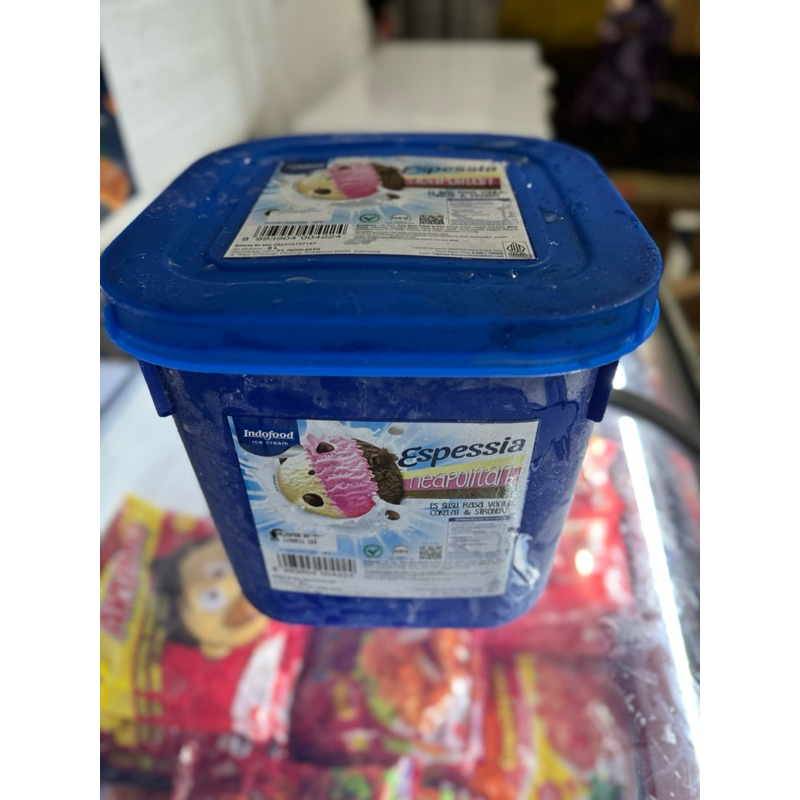 

Indoeskrim Espessia Ice Cream Neapolitan Bulk Biru / Es Krim Neapolitan Ember Biru 8liter