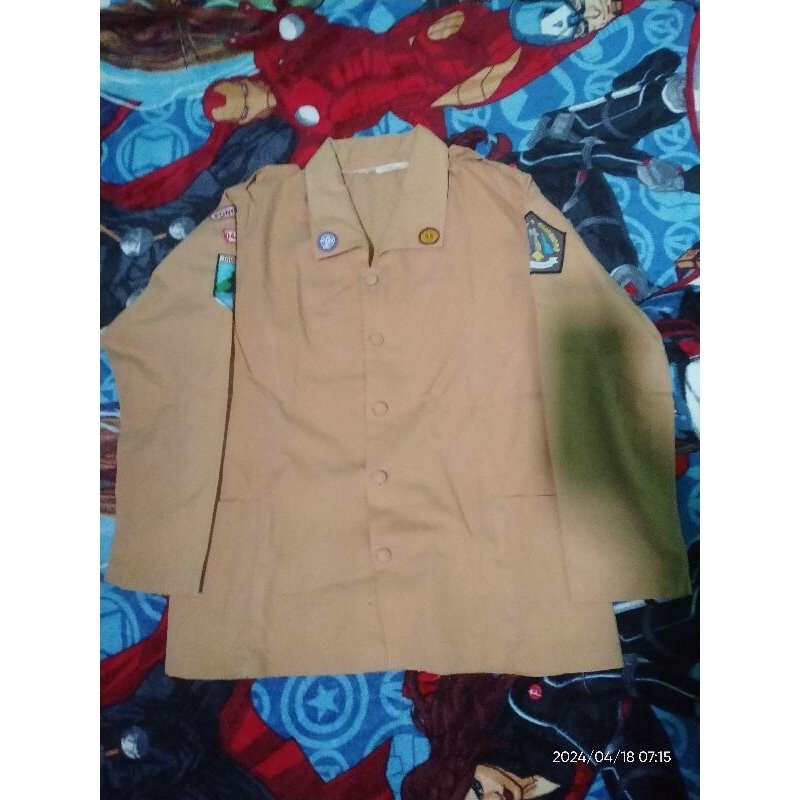 Seragam Pramuka SMA bekas perempuan