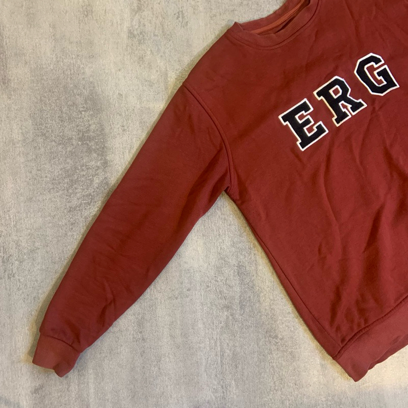 (preloved) Erigo sweatshirt crewneck kazuko maroon unisex