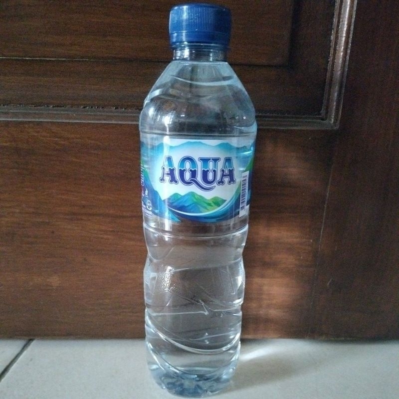 

AQUA botol kemasan 600ml