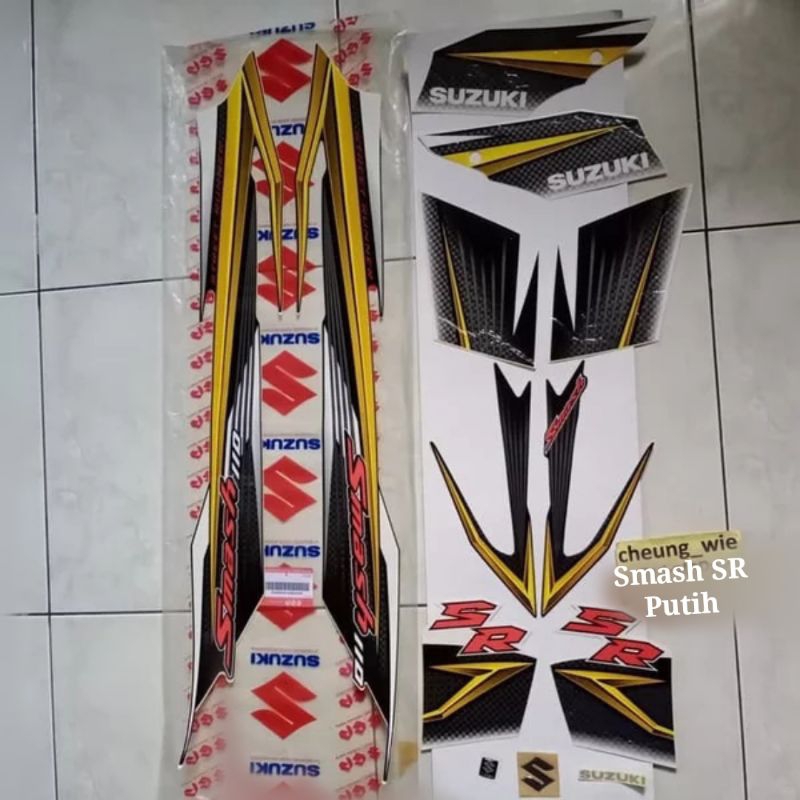 68000B07H00NXGL Lis body stiker striping + Emblem New Smash 110 SR CW 2009 hitam putih ori SGP