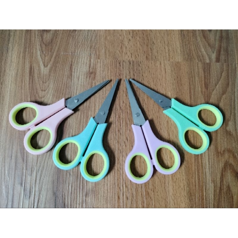

Gunting VS540 Warna Pastel (pendek) (per 1 pcs)