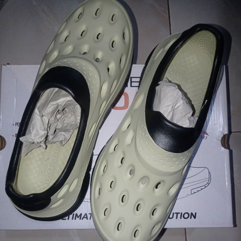 Skechers Arch Fit Go Foam 1