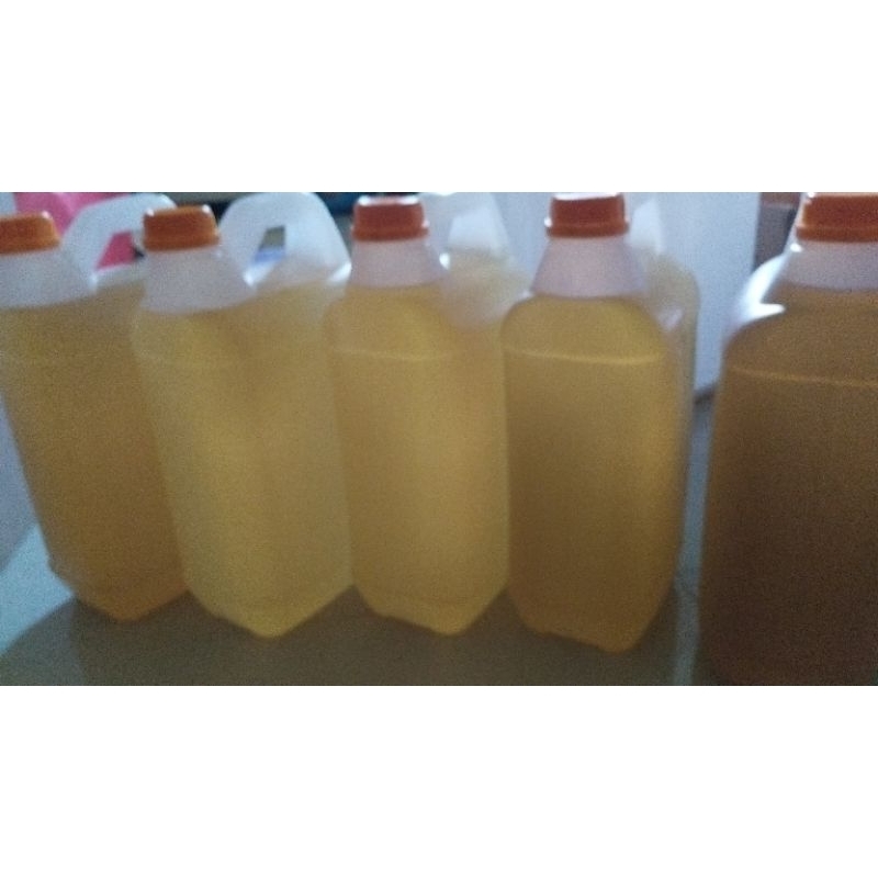 

Minyak Kelapa Asli 5 liter Murni 100% / Klentik / Keletik / Lentik