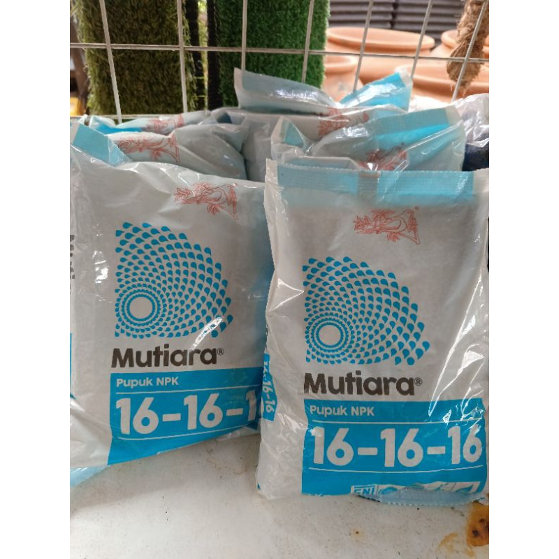 pupuk NPK mutiara 161616 1kg