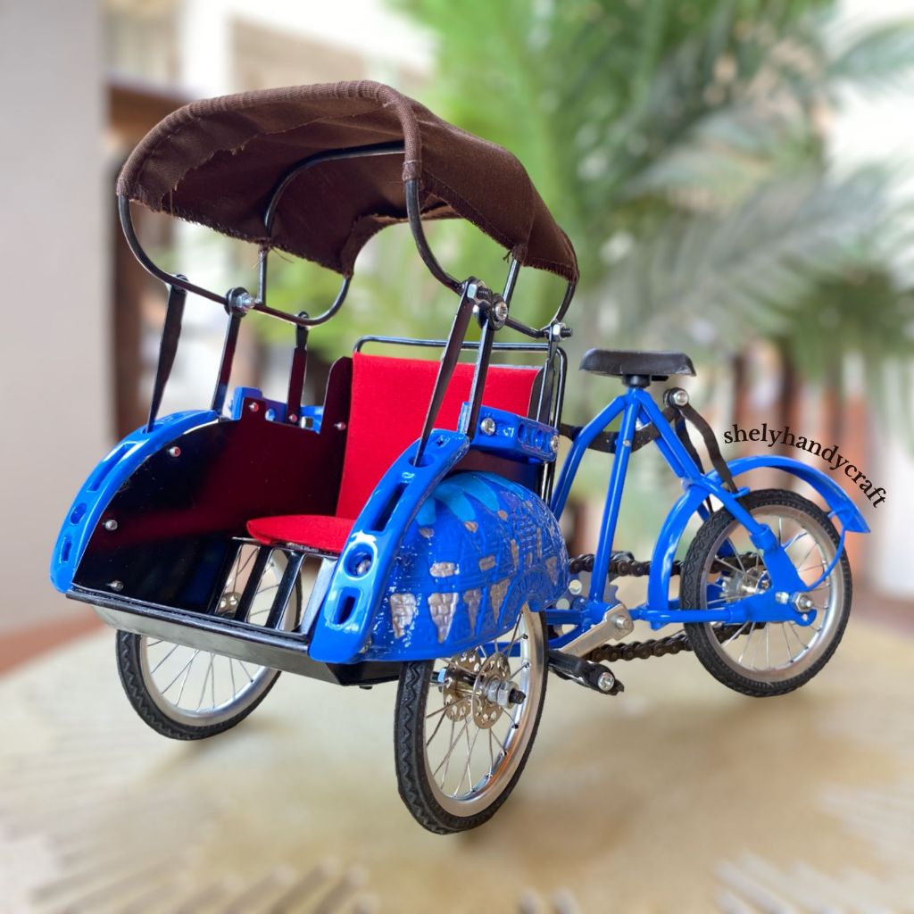 Miniatur Becak Besi Aneka Warna Biru, Kuning, Merah