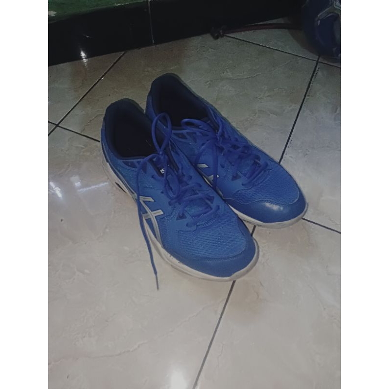 Sepatu voli Asics gel rocket 10