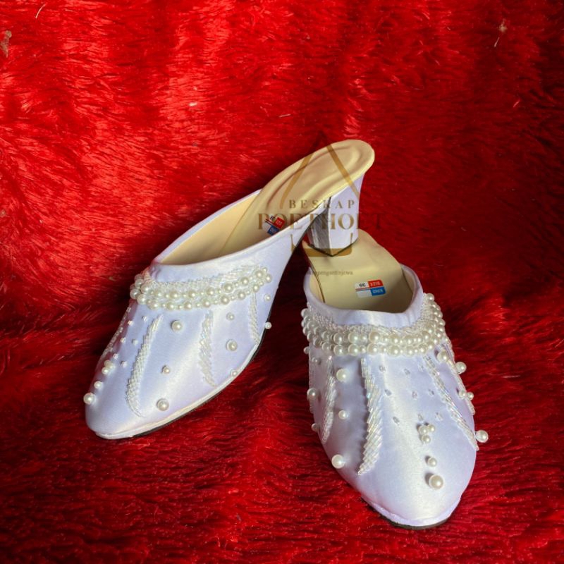 sepatu selop pengantin pria wanita hak tahu putih