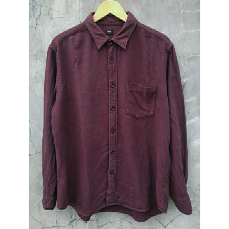 Kemeja flanel lengan panjang uniqlo maroon polos size L regular