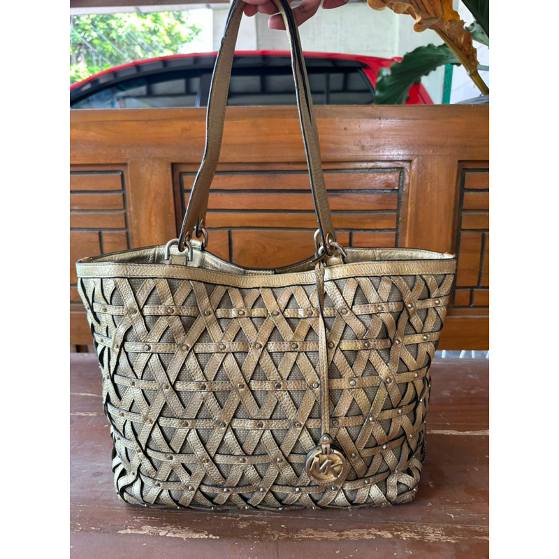 MK EMKONG MICHA3L K0RS Brooklyn Gold Metallic Tote Bag