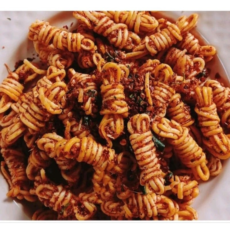 

Mi lilit mi gulung mi uwel pedas daun jeruk berat 1 kg