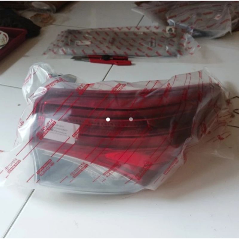 lampu stop Fortuner vrz original