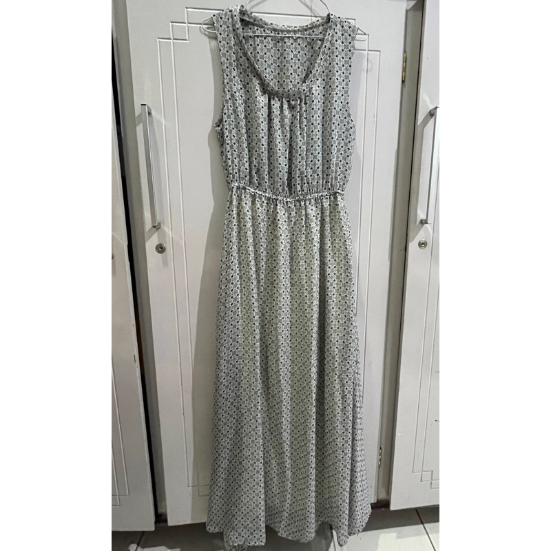 Dress long tanpa lengan Preloved