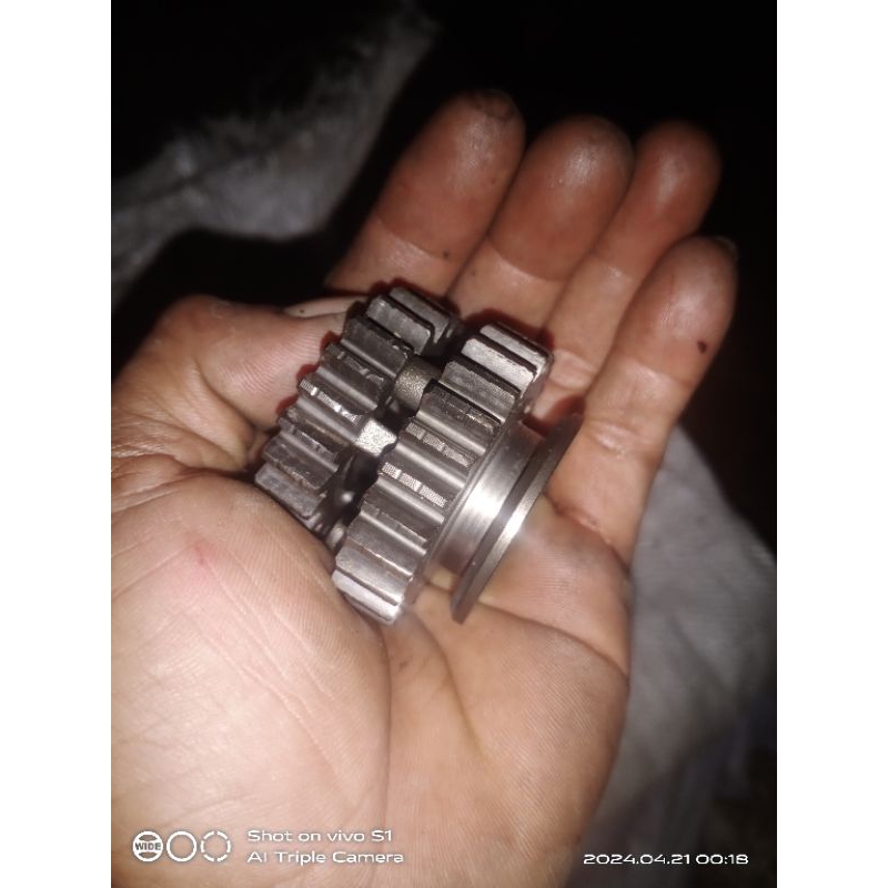 gigi rasio klx 150 klx s klx bf kawasaki klx 150  mata 22 dan 26 seperti foto terlampir original bek