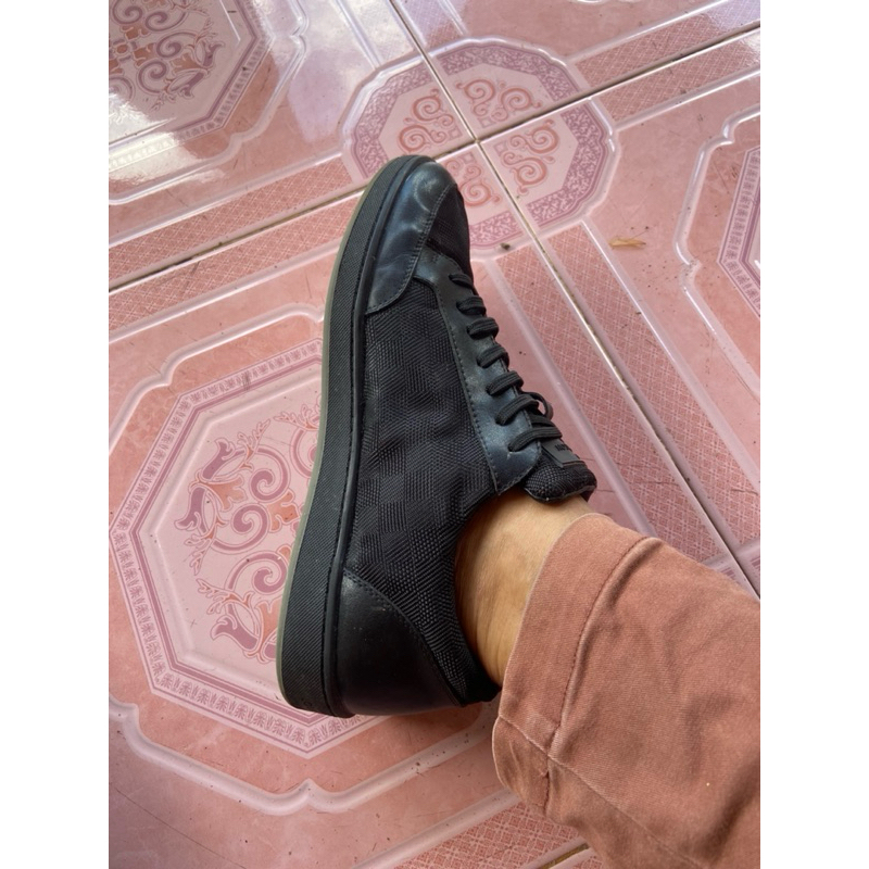 luois vuitton casual size 43