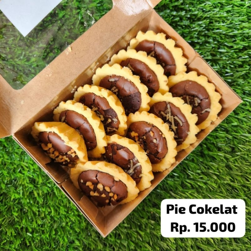 

aneka kue - pie cokelat isi 10