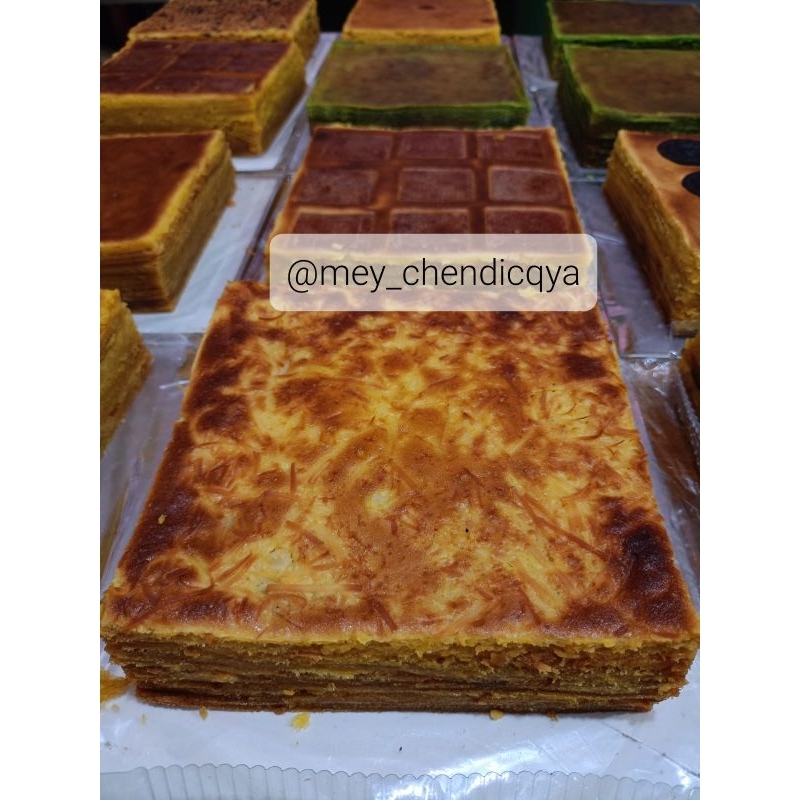 

Kue lapis legit jadul aneka rasa.lapis legit full kuning telur tanpa tepung. khas kalimatan barat