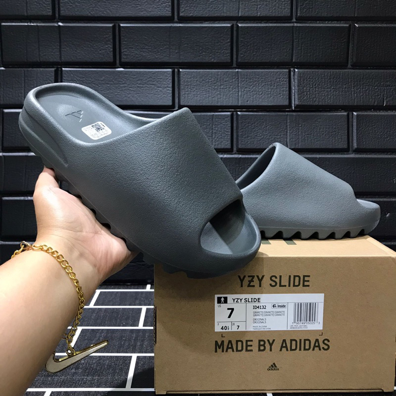 yeezy slide onyxx