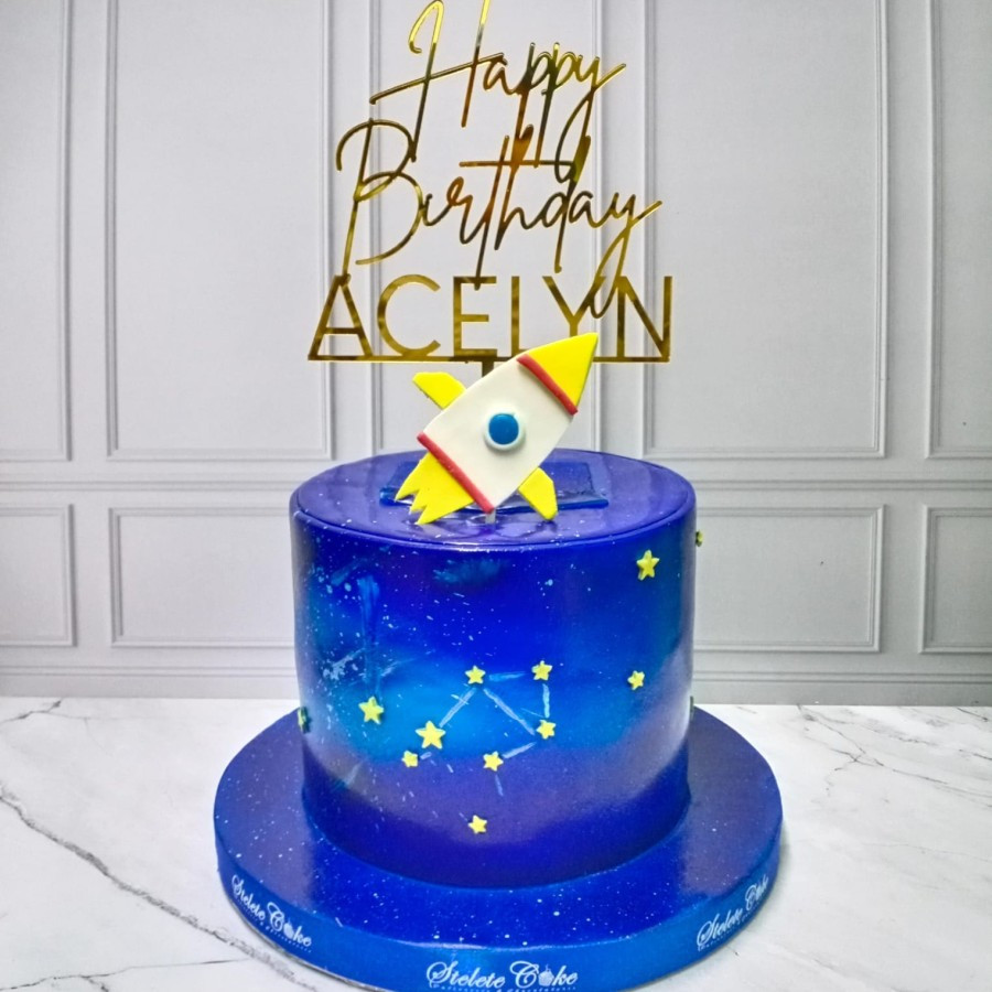 

Kue Ulang Tahun / Kue Tema Astronot / Kue Ultah Costum