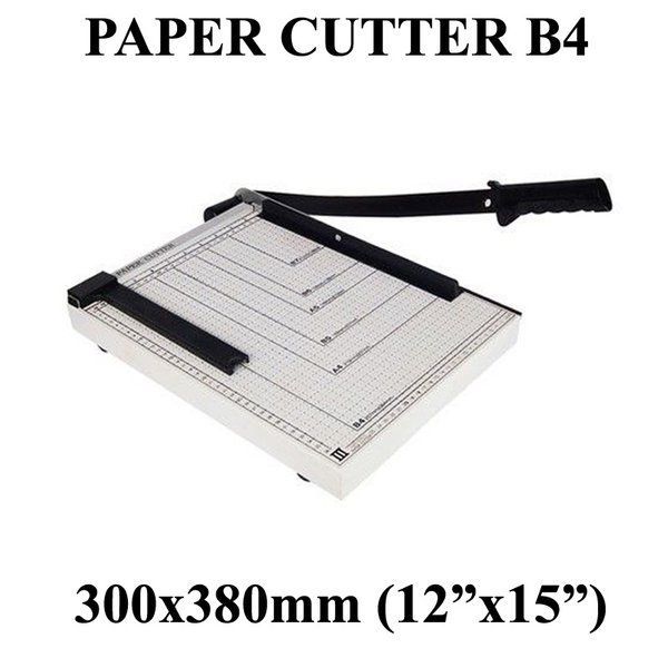 

Spesifikasi : * Ukuran maximal kertas yg bisa dipotong : B4 ( 38 cm ) * Ukuran Meja Paper Cutter : 38 x 30 cm * Tebal Kertas yg bisa dipotong : Max 12 lembar HVS 70 gsm ( max 800 gram ) * Bahan Meja Paper cutter dari besi yg Kokoh dan kuat * Petunjuk Ukur