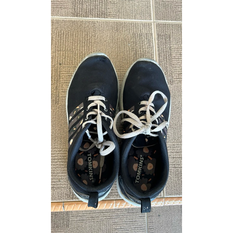 Sepatu tomkins second wanita
