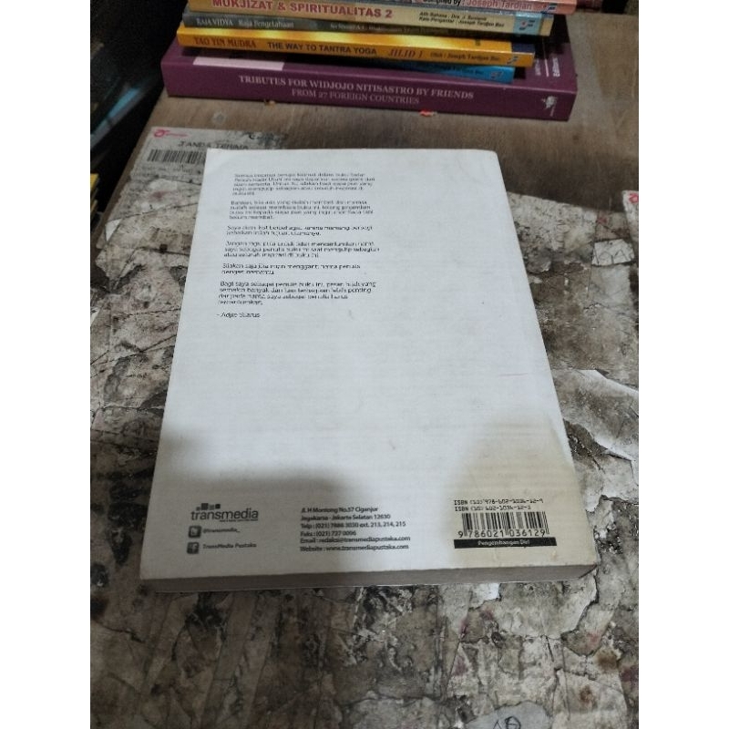 SADAR PENUH HADIR UTUH by Adjie Silarus