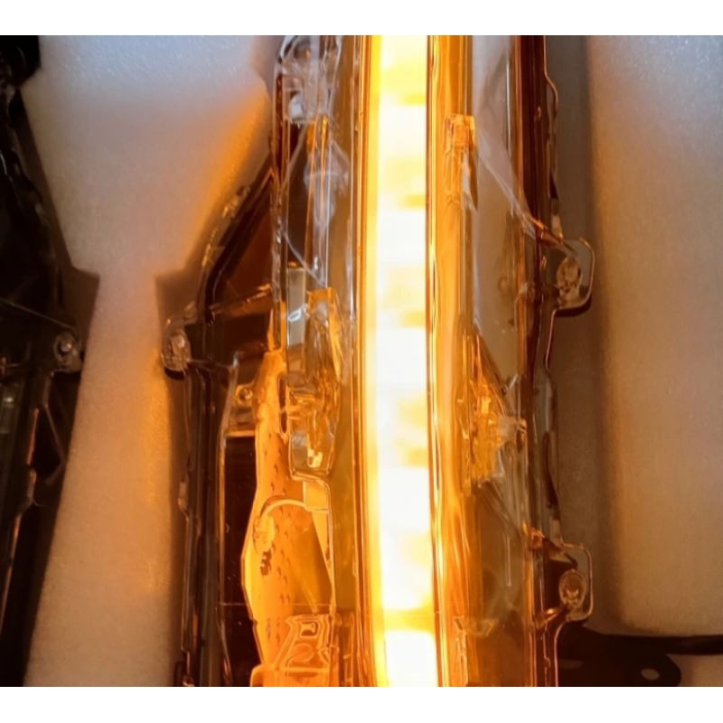 lampu DRL sen bemper Fortuner GR running original