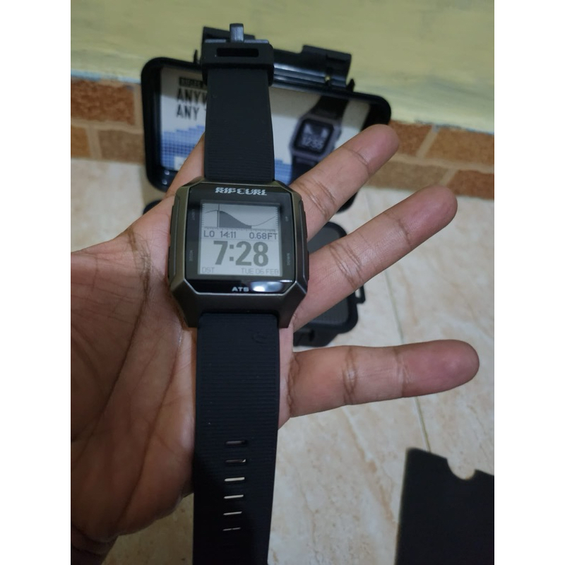 Jam tangan Ripcurl rifles Titanium Auto-Set Tide Watch