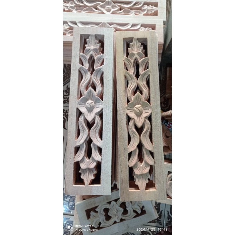 Kepingan ukir loster ventilasi lubang angin kayu motif tombak padi  40 x 10 cm