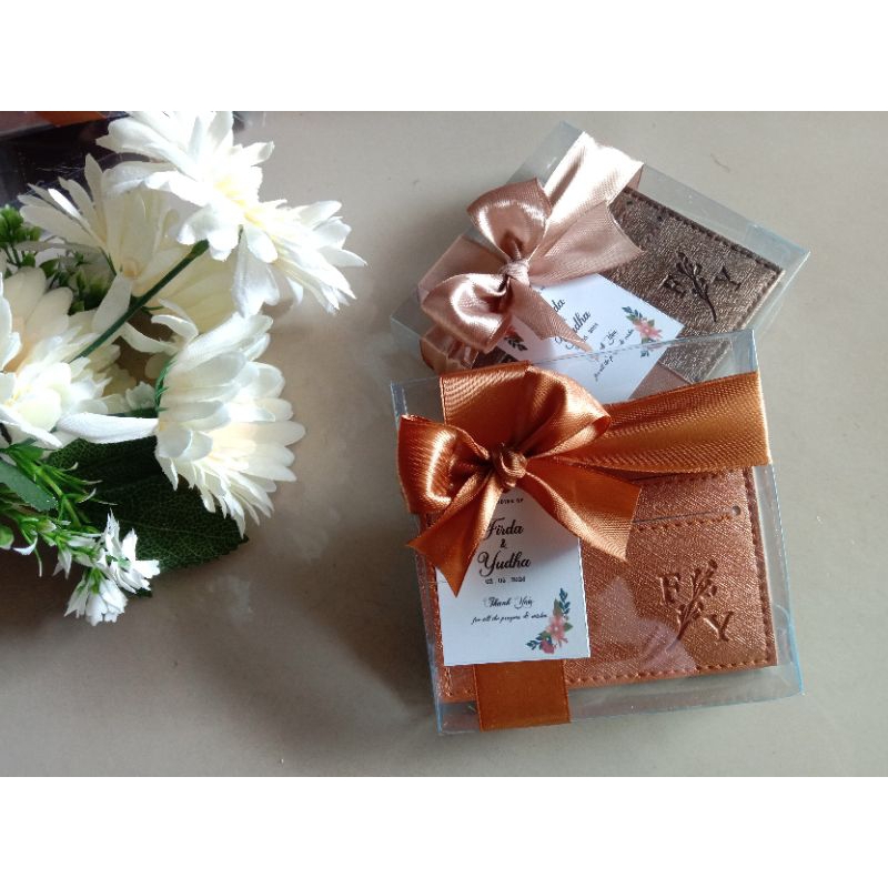 

upgrade tambahan kemas mika + pita(belum termasuk produk card holder)