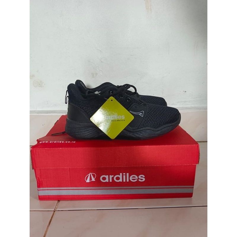 Sepatu Sekolah Ardiles