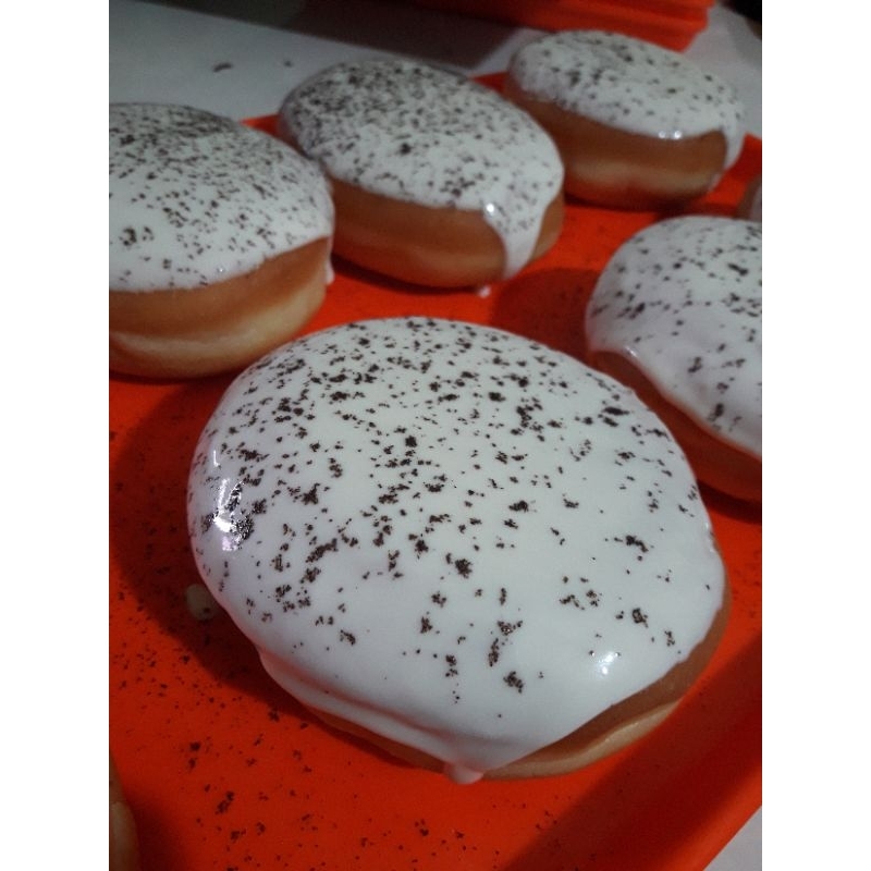 

donat tiramisu isi coklat