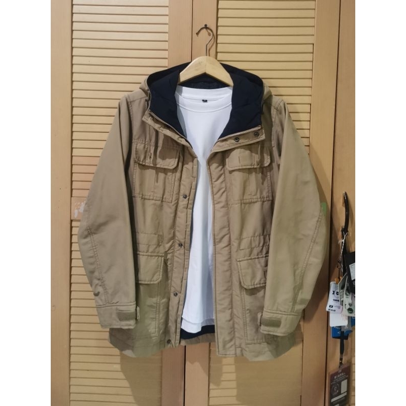 JAKET OUTDOOR UNIQLO