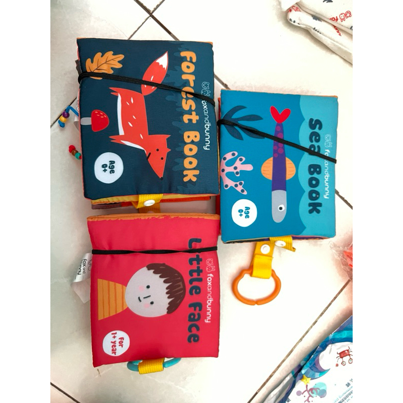 PRELOVED fox and bunny