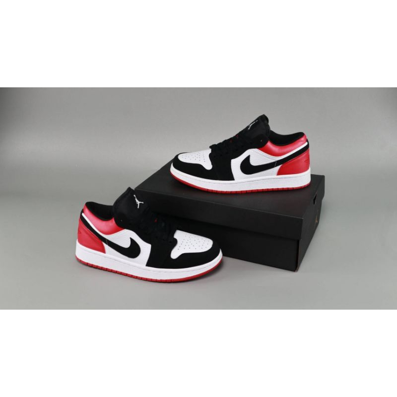 NIKE JORDAN 1 Low Black Toe