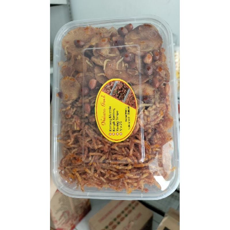 

Mustofa Mix Tempe Kering dan Keripik kentang