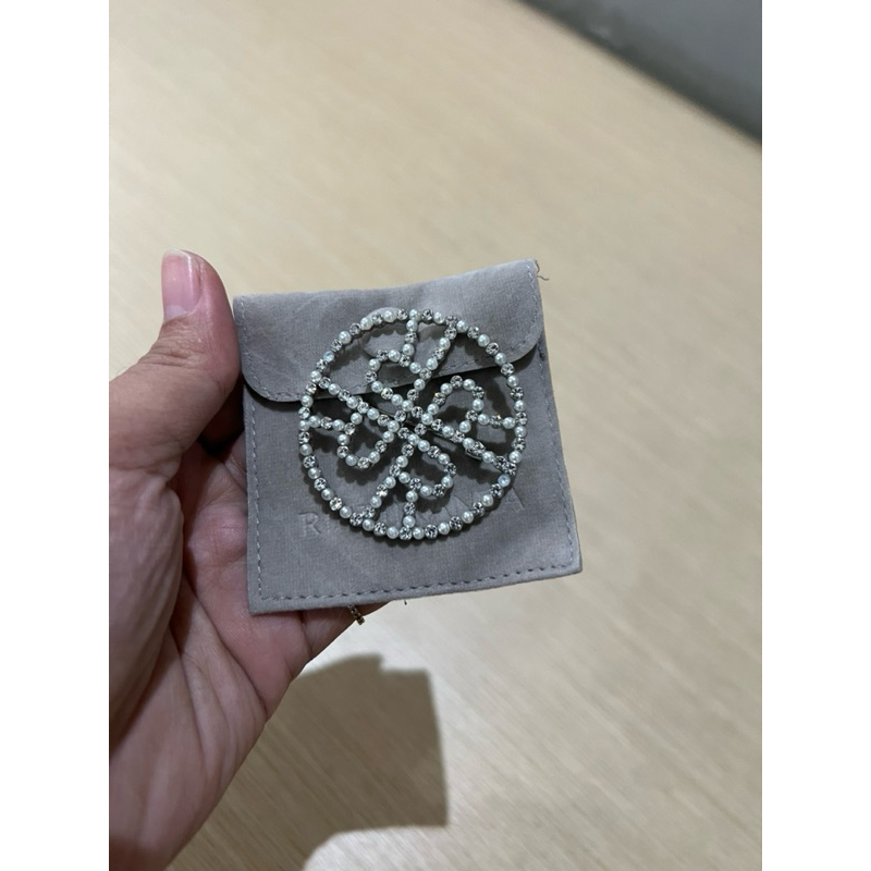Preloved Original Alvia Brooch Silver Ria Miranda Original