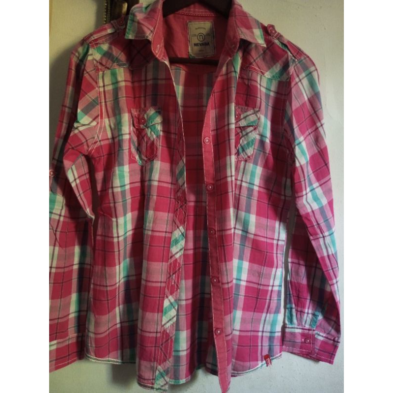 Preloved Kemeja Wanita Nevada