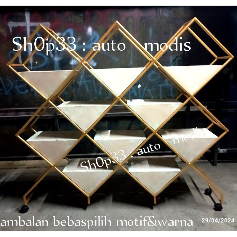 rak lemari pajangan display showcase etalase kaca patung tas jam tangan toko mall butik bazar bazaar