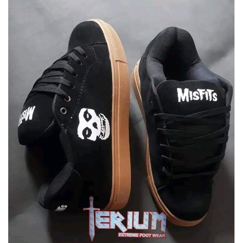 Sepatu Gemuk Custom Misfits