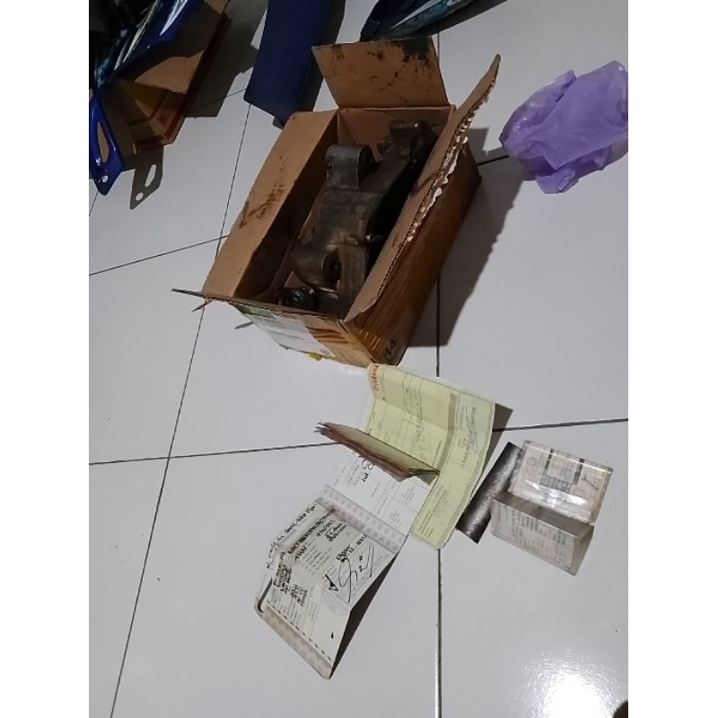 Dokumen fiz r plat F 2002 perak