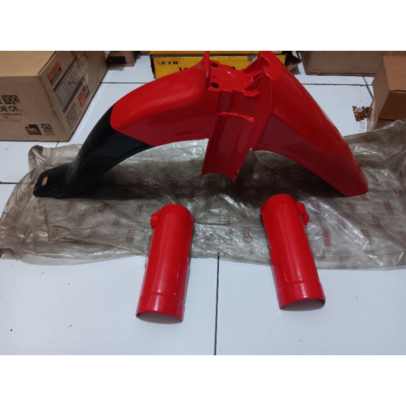 spakbor depan Force one / F1Z merah original yamaha