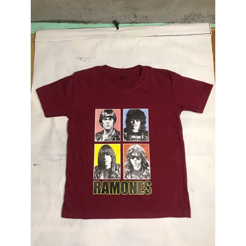 kaos anak band ramones kotak maroon