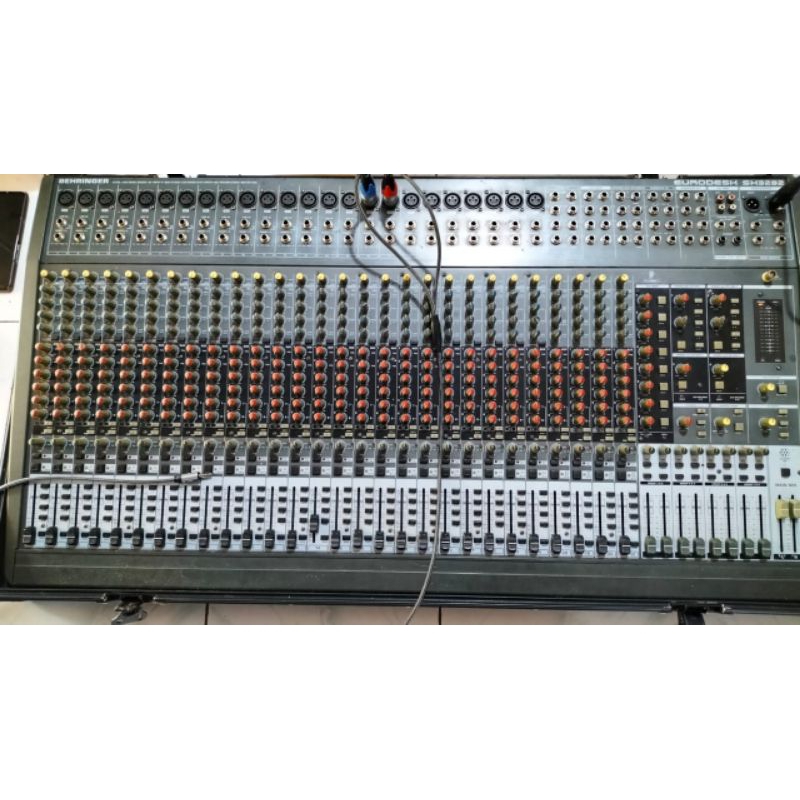 MIXER BEHRINGER EURODESK SX3282 / 32 CHANNEL ( SECOND )