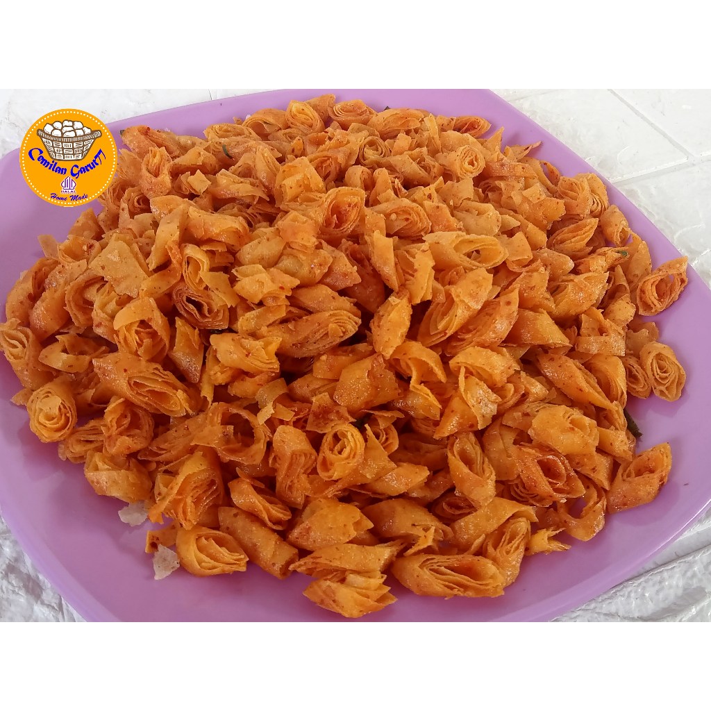 

Keripik lumpia kering piklum rasa pedas gurih enak renyah 500 gram