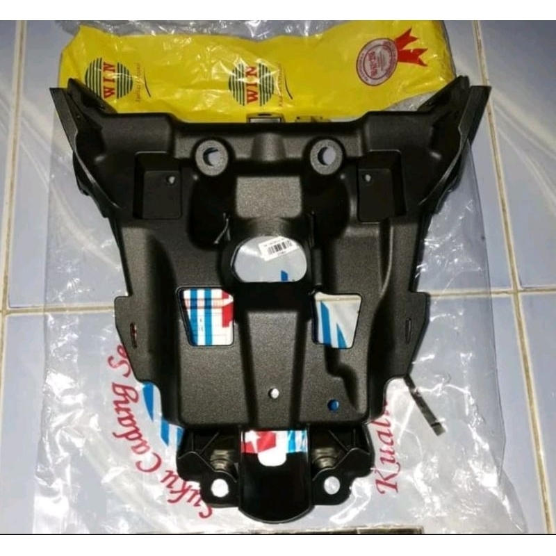 batok kedok kepala dudukan lampu dalam belakang honda CB150R old